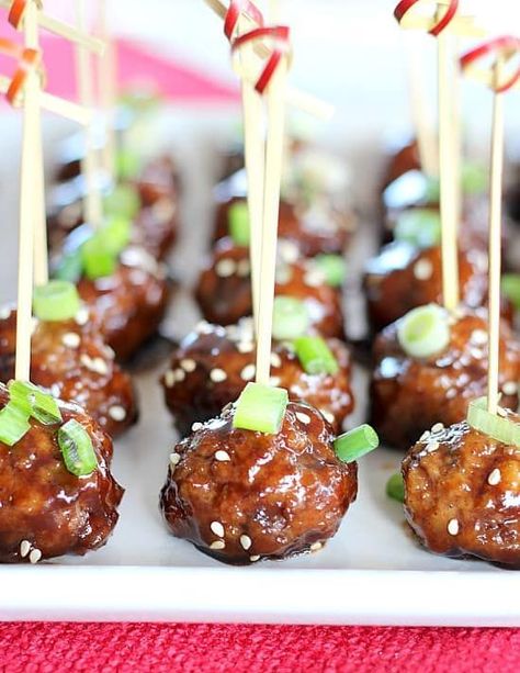 Slow Cooker Party Meatballs in Raspberry Balsamic Glaze are easy and flavorful. Included is a simple recipe for basic meatballs, or use packaged, frozen. #meatballs #appetizers #easyappetizers #easy #party Hors Devours Appetizers, Party Meatballs, Hors Devours, Traeger Recipes, Summer Appetizer, Kitchen Cafe, Balsamic Glaze, Appetizer Dips, Meatball Recipes