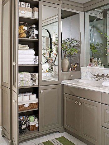 Southern Bedroom, Ideas Armario, Bathroom Cabinets Diy, Bathroom Closet Organization, Pictures Bedroom, Bath Makeover, Modern Bathroom Cabinets, Master Ensuite, Budget Bedroom