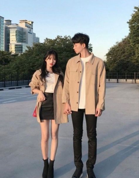 Blue Jeans Couple Outfit, Korean Couples Matching Outfits, Matching Fits Couples Casual, Gray Couple Outfits, Couple Fits Korean, Ulzzang Couple Matching Outfits, Aesthetic Matching Outfits Couple, Korean Matching Outfits Couple, Matching Outfits Pareja