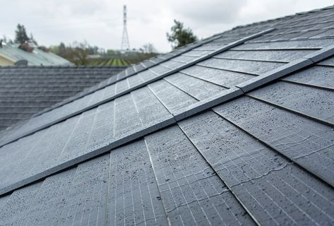 New solar roof emulates asphalt shingles, right down to the nails | Ars Technica Tesla Solar Roof, Solar Tiles, Solar Shingles, Solar Panels Roof, Solar Module, Solar Companies, Solar Roof, Cape House, Roofing Companies