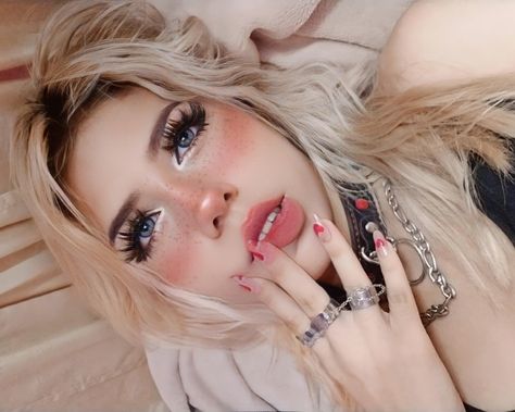 #pekas #animegirl #makeup Emo Bridal Makeup, Transfemme Makeup, Cute Egirl Makeup, Cute Bunny Makeup, Kawaii Makeup Looks, Egirl Makeup Soft, Egirl Make Up, Uwu Makeup, Goth Kawaii Art