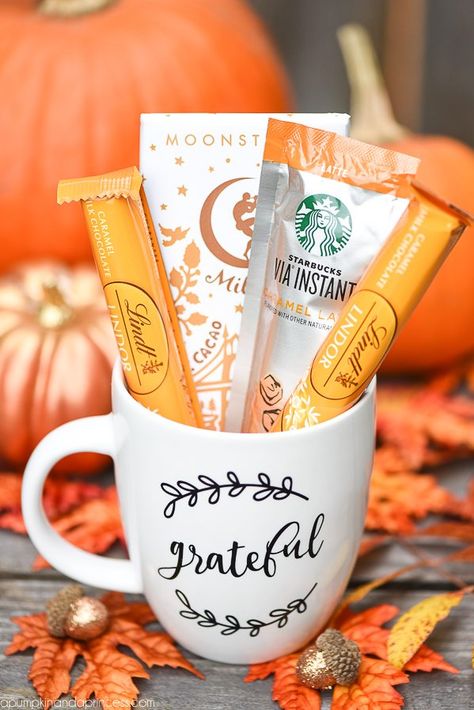 Fall Mug Gifts Ideas Filled, Mug Gift Basket Ideas, Coffee Cup Gift Ideas Filled, Mug Gifts Ideas Filled, Engagement Party Gift Ideas, Mug Gifts Ideas, Baby Shower Game Gifts, Fall Baby Shower Game, Baby Shower Game Prizes