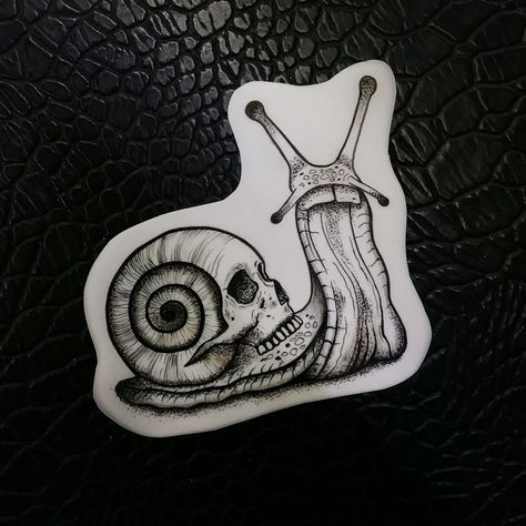 Spooky Snail Tattoo, Snail With Skull Shell Tattoo, Cute Scary Tattoos, Skull Snail Tattoo, Snail Skull Tattoo, Snail Tattoo Design, Skull Snail, Snail Tattoo, Shell Drawing