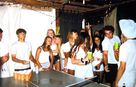 highschool party fun aesthetic theme 2000s Highschool Aesthetic, Highschool Party Ideas, College Life Aesthetic Party, Party Theme Ideas For Teenagers, Party Aesthetic Teenage, Project X Party Aesthetic, Highschool Party Aesthetic, After Party Aesthetic, Teen House Party