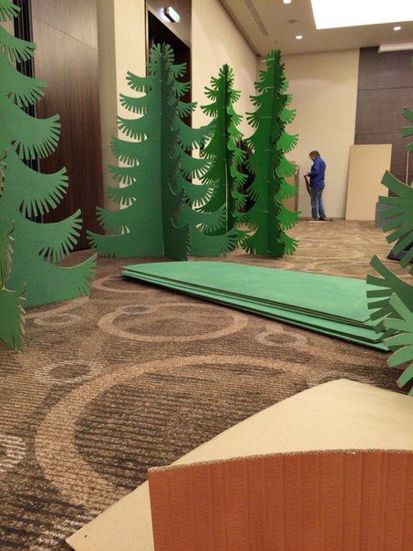 Cardboard Trees Diy How To Make, Christmas Venue, Cardboard Tree, Vacation Bible School Themes, Rockefeller Center Christmas, Company Christmas Party, Vbs Themes, Rock Beach, Christmas Props