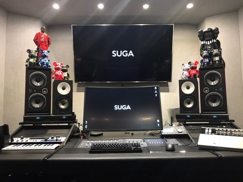 Yoongi Studio Background Zoom, Zoom Background, Music Studio Room, Lil Meow Meow, Studio Room, Bts Fans, Min Yoon Gi, Music Studio, Bts Aesthetic