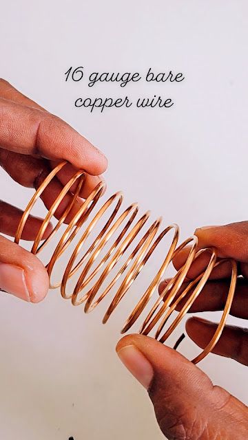 Hammered Jewelry Tutorial, Wire Bracelet Tutorial, Copper Jewelry Diy, Free Jewelry Making Projects, Metal Art Jewelry, Wire Wrapped Jewelry Pendant, Wire Wrapping Tutorial, Wire Wrap Jewelry Designs, Hammered Jewelry