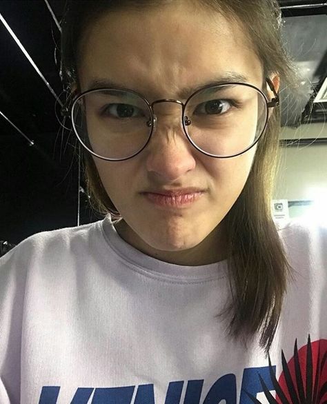 Liza Soberano Photoshoot, Liza Soberano Wallpaper, Liza Soberano Instagram, Cindy Wolfie, Lisa Soberano, Liza Soberano, Raw Beauty, Angel Face, Girls With Glasses