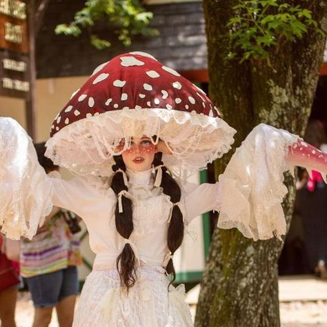 Mushroom Costume Hat, Red Mushroom, Mushroom Costume Women, Cute Rave Outfits, Mushroom Outfit, Mushroom Costume, Elf Cosplay, Mushroom Crafts, Fair Outfits