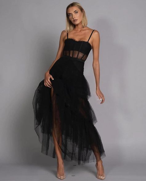 👙 Buy 3 swimsuits and take 1 for free! @ESCAP_EXIT! 💕 Comment “link” and get a link in your DM❗️ 🧡 Use the promo code COCO and buy products with a 15% discount!!! 👏 🛍️ you can place an order by clicking on the link 👉 ✅ Black Tulle Prom Dress, Bohemian Bride Dress, Dubai Women, Wedding Gown Backless, Tulle Prom Dresses, Party Dresses Online, Long Evening Gowns, Formal Party Dress, Ladies Gown