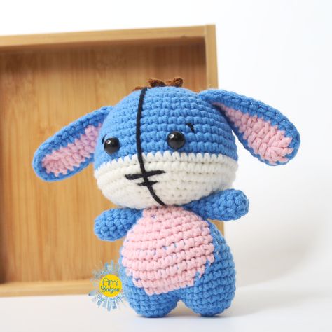 Amigurumi Eeyore, Crochet Eeyore, Disney Crochet, Textile Craft, Keychain Pattern, Crochet Keychain Pattern, Crochet Animals Free Patterns, Crochet Amigurumi Free Patterns, Crochet Amigurumi Free