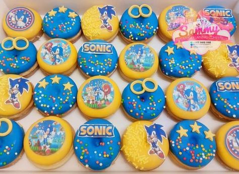 Sonic Donuts Ideas, Sonic Desserts, Sonic Pasta, Sonic Birthday Cake, Super Mario Cake, Sonic Birthday Parties, Mario Cake, Sonic Party, Christian Birthday