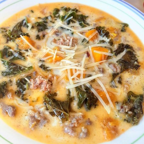 Pumpkin Sausage Soup, Soup Kale, Sausage Kale Soup, Paleo Pumpkin Recipes, Soup Low Carb, Pumpkin Sausage, Sausage And Kale, Sausage And Kale Soup, Sausage Kale