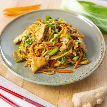 Lo Mein Noodles by Jet Tila Jet Tila Fried Rice, Jet Tila Lo Mein, Lo Mein Noodles Recipe, Pancit Noodles, Jet Tila, Fresh Egg Noodles, Lo Mein Noodles, Chicken Lo Mein, Cooking Spaghetti