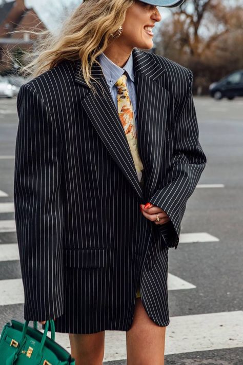 Woman In Suit, Glamour Outfit, Elegant Outfit Classy, Belle Silhouette, Event Outfit, Looks Street Style, Fashion Victim, Basic Outfits, Mode Inspiration