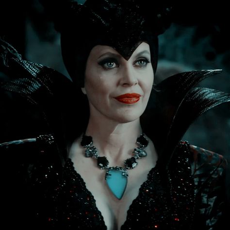 Maleficent Ouat, Profil Pictures, Kristin Bauer, Once Upon A Time Funny, Time Icon, Revenge Of The Fallen, Celtic Goddess, Fantasy Series, Maleficent