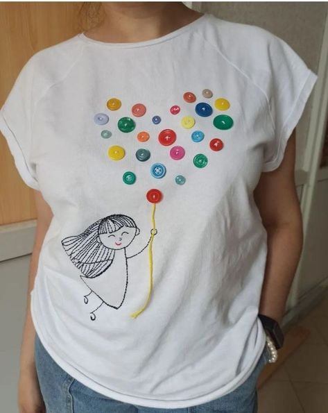 Tshirt Design Diy, Baby Dress Embroidery, Long Shirt Women, Simple Hand Embroidery Patterns, Crochet T Shirts, Hand Embroidery Patterns Flowers, Fashion Sewing Tutorials, Applique Shirts, Hand Embroidery Flowers