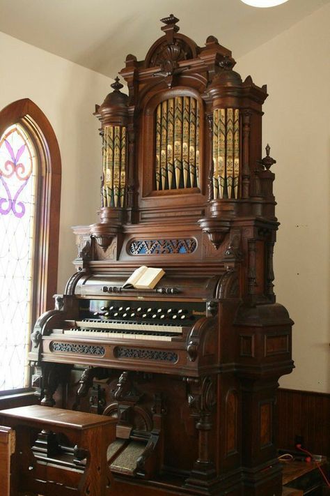 Organ Musical Instrument, Organ Instrument, Antique Organ, Old Musical Instruments, Organ Music, Instruments Art, Pipe Organ, Unique Furniture Pieces, Victorian Furniture