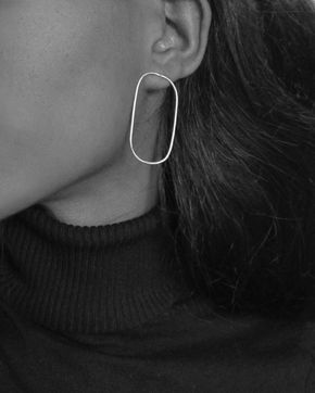 See this Instagram photo by @mahnal • 29 likes Hammered Hoop Earrings, Delicate Earrings, Modern Earrings, Brass Jewelry, Brass Earrings, Modern Jewelry, Minimalist Jewelry, Crystal Earrings, Bling Bling