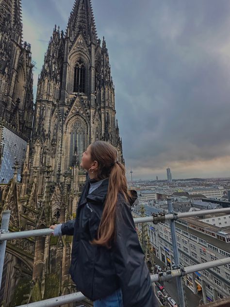 Cologne Germany Outfit, Photoshoot In Germany, Style In Germany, German People Aesthetic, Europe Aesthetic Germany, Move To Germany, Germany Trip Aesthetic, Munich Germany Winter, Germany Vision Board