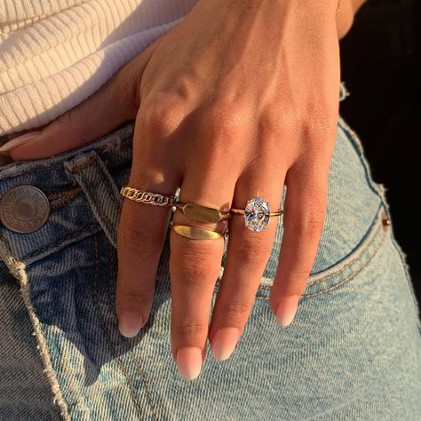 Adiamor on Instagram: “✨Last day to use code GOLDEN for 10% off all jewelry 🌞Message us to receive diamond details✨ • • • • • #ovalengagementring #ovaldiamond…” Gold Cuban Chain, Chain Link Ring, Wedding Ring Guide, Top Engagement Rings, Wedding Gifts For Men, Diamond Jewelry Earrings, Jewelry Education, Solitaire Setting, Oval Engagement