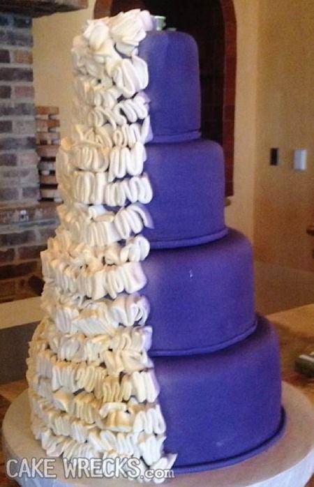 So many wedding wrecks happen when a bride asks for a fondant design done in buttercream - but wha... Wedding Cake Fails, Wedding Cake Disasters, Cakes Gone Wrong, Bad Cakes, Anna Cake, Buttercream Designs, Ugly Cakes, Cake Fails, Disney Wedding Cake