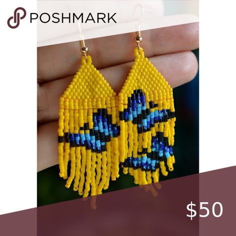 Butterfly Seed Bead Earrings, Butterfly Beaded Earrings, Blue And Black Butterfly, Beaded Keychains Patterns, Miyuki Beads Pattern, Seed Bead Projects, Seed Bead Crafts, Beadwork Designs, Brick Stitch Earrings