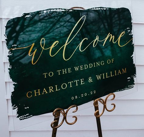 Emerald Green Arch Wedding, Wedding Themes February, Emerald Green Welcome Sign, Wedding Green Black Gold, Ivy Green Wedding Theme, Emerald Green Wedding Sign, Emerald Green Cream And Gold Wedding Decor, Emerald Spring Wedding Colors, Emerald Green And Pearl Wedding