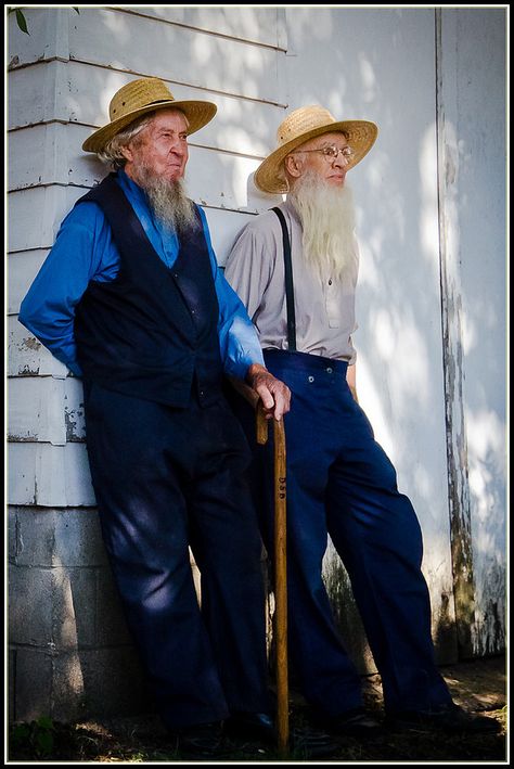 At a Amish auction near Sturgeon Missouri. Amish Village, Amish Men, Men Pictures, Church Fellowship, Amish Culture, Plain People, Amish Community, Amish Quilts, Wedding Traditions