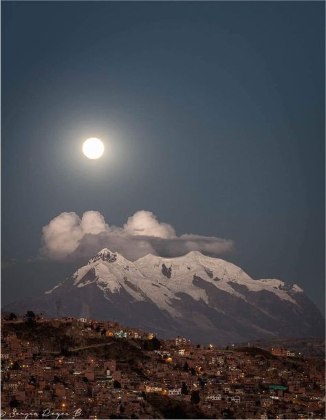 LUNA SOBRE EL APU ILLIMANI (LA PAZ, BOLIVIA) Eternal Sunshine, Latin America, America Travel, Bolivia, Pink Floyd, South America, Peru, Photography Poses, Places To Go