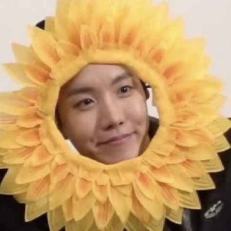 Jhope Yellow, J Hope Cute, Bts Jhope, Yellow Aesthetic, All Things Cute, My Hope, Bts J Hope, Phone Themes, Bts Bangtan Boy