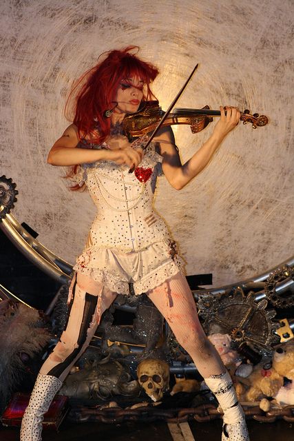 Emilie Autumn Emelie Autumn, Terrance Zdunich, Emily Autumn, Cabaret Goth, Play Violin, Emilie Autumn, Halloween Circus, Musician Portraits, Barn Dance