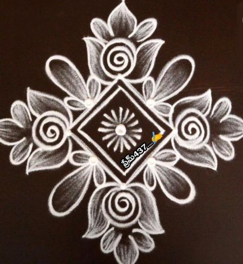 Free Hand Rangoli Designs Flower, Easy Rangoli Designs Videos, Very Easy Rangoli Designs, Rangoli Designs Photos, Rangoli Designs Simple Diwali, Alpona Design, Flower Pattern Drawing, Rangoli Side Designs, Simple Flower Design