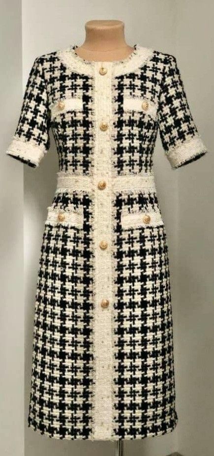 Chanel Dress Casual, Vintage Chanel Dress, Tweed Fashion, Mode Chanel, Chanel Dress, Chanel Style, Classy Dress Outfits, Tweed Dress, Mode Inspiration