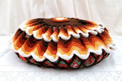 70s Crochet Home Decor, Crochet Round Pillow Cover, Vintage Crochet Pillow, Round Cushion Crochet Pattern, 70s Crochet Pillow Pattern, 60s Crochet, Round Decorative Pillows, Round Cushions, Pillow Crochet