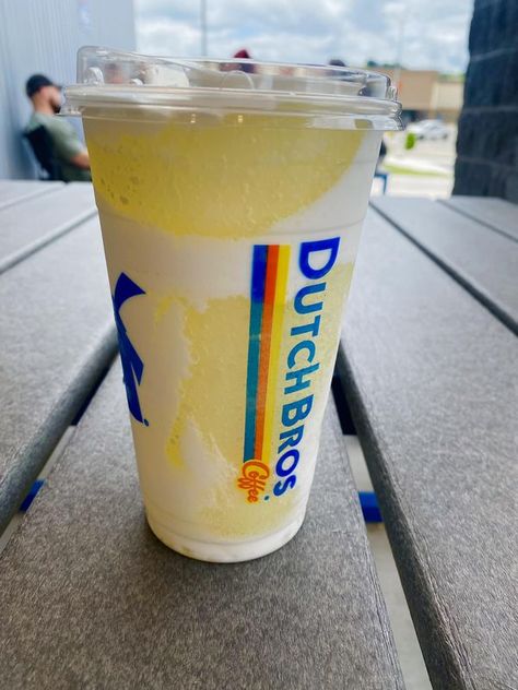 Drinks Dutch Bros, Dutch Bro Lemonade, Best Dutch Bros Drinks Lemonade, Dutch Bros Drinks Lemonade, Dutch Bros Secret Menu Coffee, Dutchbros Orders, Dutch Drinks To Try, Dutch Bros Orders, Blended Lemonade