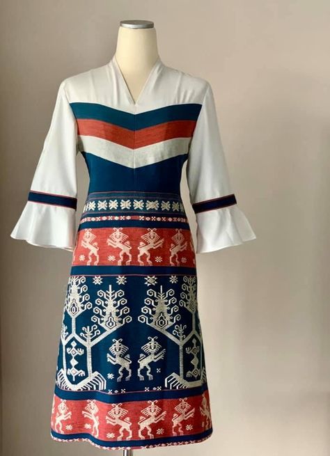 Tenun Ikat Dress Kombinasi, Model Dress Tenun, Tenun Ikat Dress, Dress Tenun Ntt, Tenun Dress, Model Dress Batik, Dress Brokat Modern, Thai Silk Dresses, Batik Clothing