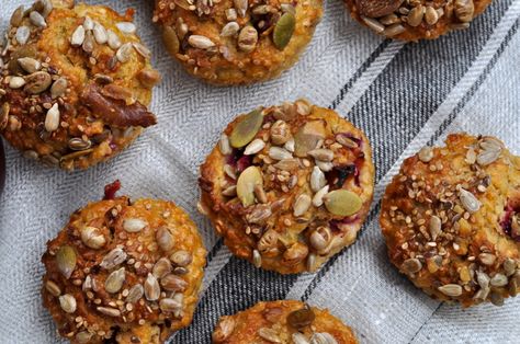 Oat, lime and plum breakfast muffins Plum Breakfast, Plum Muffins, Breakfast Muffin, Plum Recipes, Oat Muffins, Filled Muffins, Muffin Man, Fall Breakfast, Muffin Recipe