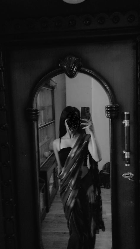 #mirrrorselfie#saree#blackandwhite Sharee Aesthetic Pic, Saree Mirror Selfie Poses, Saree Mirror Selfie, Father's Day Drawing, Saree Pic, Asthetic Picture White And Black, Simple Lehenga, Aesthetic Captions, Asthetic Picture