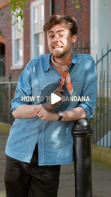 SON OF A STAG on Instagram: "How to tie a Bandana, our favourite way. Here Finn takes us through the process step by step of how he gets the best out of his bandana. These are a great way to add some flare to a heritage outfit." Cowboy Bandana How To Wear A, Bandana Men Style Outfit, How To Tie A Bandana Around Your Neck, Bandana Styles For Men, Outfits With Bandanas Men, Mens Bandana Style Outfit, Bandana Outfit Men, Men’s Bandana Style, Men’s Head Bandana Style