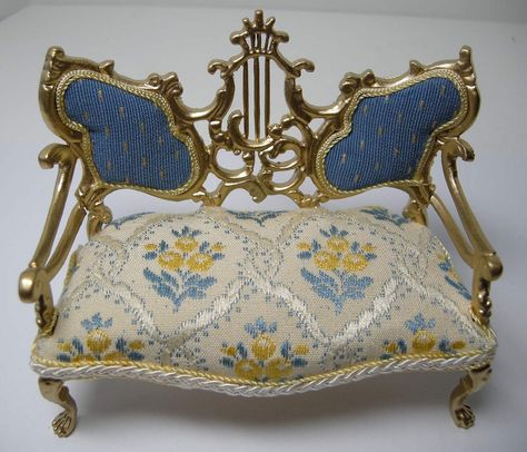 https://flic.kr/p/aqfX7b | DSCN0758 | Repainted and reupholstered 1:12 Scale Dollhouse Furniture, Bespaq Frame(s) Luxury Decoration, French Luxury, 1 12 Scale Dollhouse, Settee Sofa, Universal Furniture, Miniature Furniture, Luxury Decor, Reupholster, Dollhouse Furniture