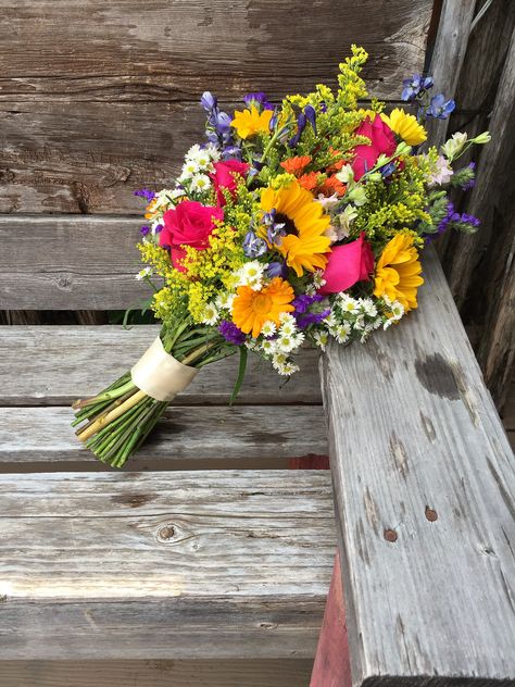 Country Wedding Bouquet, Country Wedding Bouquets, Bouquet Champetre, Wildflower Wedding Bouquet, Country Bouquet, Sunflower Bouquets, Prom Flowers, Wedding Flowers Summer, Diy Wedding Bouquet