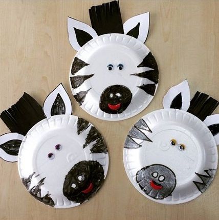 9 Easy Zebra Craft Ideas For Kids and Preschoolers Paper Plate Zebra Craft, Zoo Animals Preschool, Jungle Animal Crafts, Zebra Craft, Jungle Crafts, Zoo Crafts, Zoo Animal Crafts, Paper Plate Animals, Zoo Art