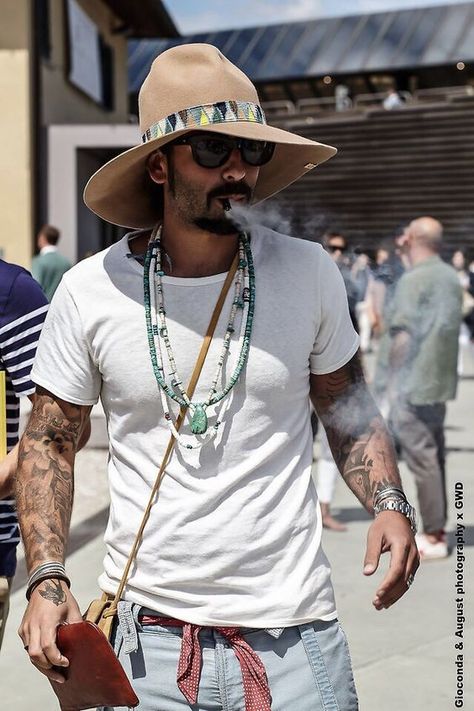 Just because it's hot outside doesn't mean you can't look cool.  Men's Bohemian Fashion for Summer {Men's boho bohemian hippie fashion, style guide} Men's summer fashion. Bohemian Outfit Men, Bohemian Attire, Boho Men Style, Bohemian Men, Bohemian Style Men, Hippie Mode, Desert Style, Boho Mode, Mode Hippie