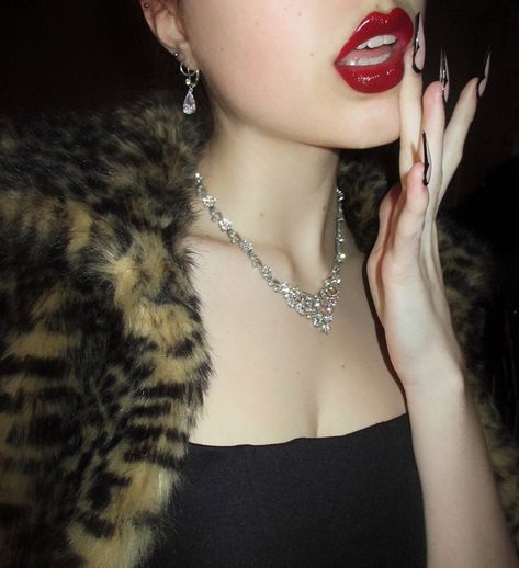 Fur Aesthetic, Old Hollywood Aesthetic, Italian Glam, Hollywood Magazine, Hollywood Aesthetic, Vintage Hollywood Glamour, Glam Photoshoot, Old Hollywood Glam, Old Hollywood Stars