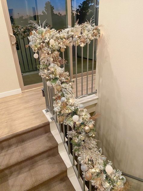 Staircase Christmas Garland, Flocked Christmas Garland, Garland For Staircase, Christmas Garland Staircase, Staircase Christmas, Battery Operated Garland, Garland Christmas Decor, Luxe Christmas, Christmas Stairs