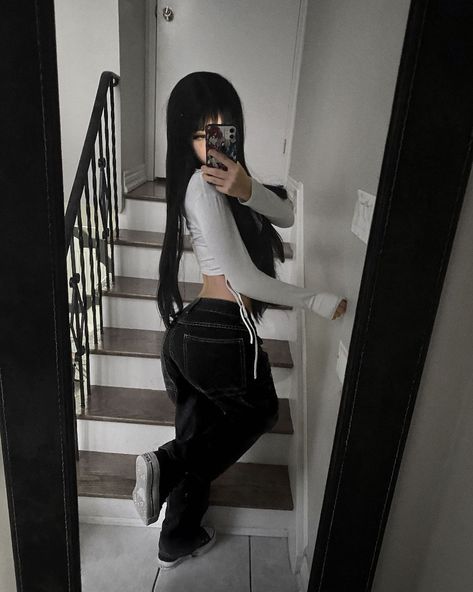 Asian Baddie Outfit, Emo Girl Aesthetic, Asian Baddie, Emo Baddie, E Girl Outfits, Fashion Girly, Baddie Outfit, Emo Girl, Latina Fashion Outfits