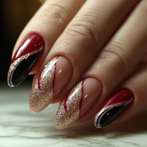 Red Gold And Black Nails, Red Nails With Black Design, Crimson Nails, Red Nails Ideas, Jamaica Nails, Deco Nails, Christmas Gel, Art Deco Nails, Stunning Nail Designs