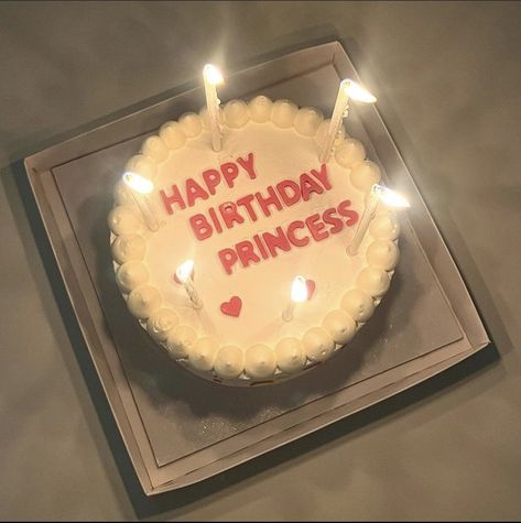 Happy Birthday Queen Cake, Happy Birthday Princess Cake, Queens Birthday Cake, Cakes For Teens, Teen Cakes, Queen Cakes, Happy Birthday Princess, Birthday Cakes For Teens, Cake Image