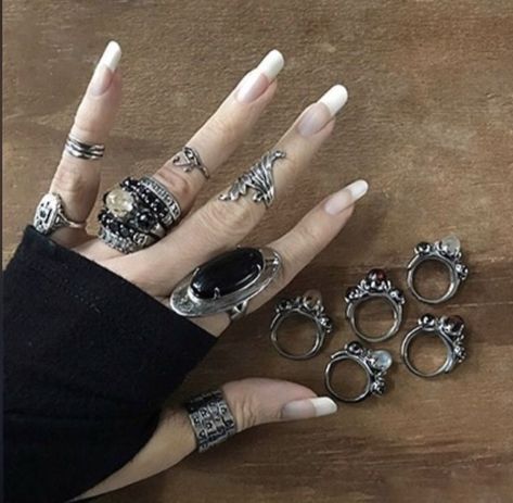 Rockstar Gf Jewelry, Grunge Ring, Chunky Silver Jewellery, Grunge Jewelry, Edgy Jewelry, Dope Jewelry, Estilo Punk, Funky Jewelry, Jewelry Lookbook